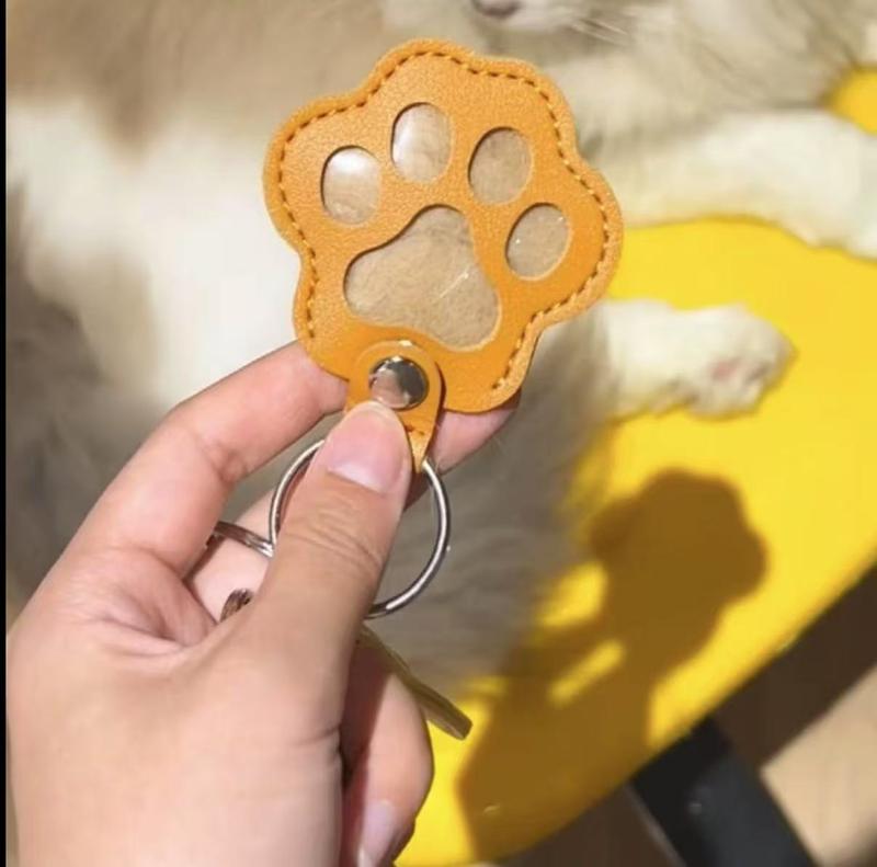 🔥Last Day Promotion 50% OFF🔥 Leather keychain to remember your pet 🐾 Keep the memory close to you always